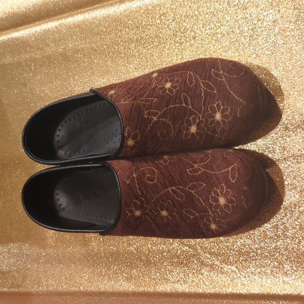 Excellent condition Dansko velvet embroidered clogs